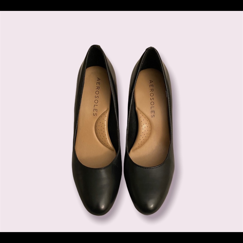 NWOT Aerosoles Black Pumps/Heels Size 6